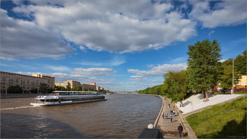 На Пушкинской набережной... / ***