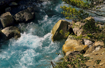 &quot;Clear water&quot; / Непал, Гималаи. Река Марсианди