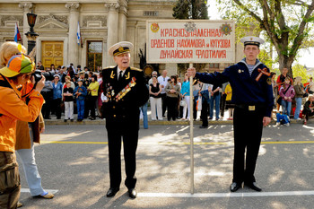 &nbsp; / Описывать фото словами??? Может ещё объяснять смысл анекдотов
