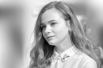 Глаза...души два зеркала... / Стрит-фото. Последний школьный звонок.