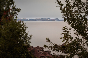 В ожидании пассажиров... / ***