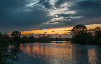 Когда уходит день, то балом правят тени... / Пензенская область. Нижнеломовский район. Река Ломовка.