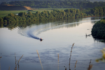 Взгляд с высокого берега / вид на реку
