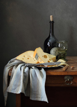 С сыром и вином / классический натюрморт