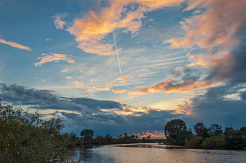 Симфония небес вечерних.... / Река Ломовка. Окрестности с.Прянзерки. Нижнеломовский район. Пензенская область.