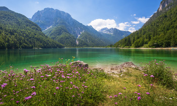 С Днём фотографа, коллеги! Райского Вам отдыха! )) / Отдых на горном озере в Северной Италии.