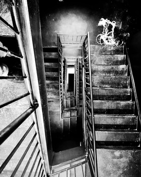 falling down stairs / #Stairs
#falling
#downstairs
#blackandwhite