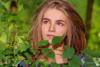 Портрет девушки в листве / Фотосессия проходила в Гатчинском парке.
7 июля 2020 года.
Модель: Lenka Nikolaeva
Фотограф: Анастасия Белякова