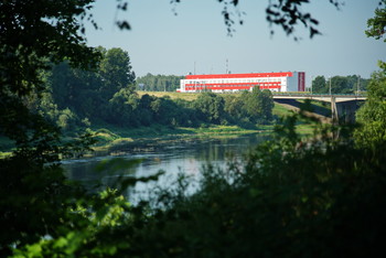 Двина в июле. / Пейзаж с производственным зданием.