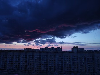 Облака / Перед дождем