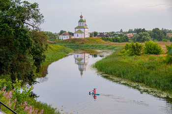 Путь к храму / Церковь Илии Пророка, Суздаль