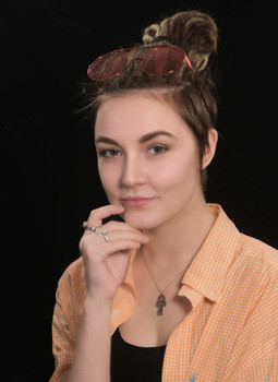  / ***