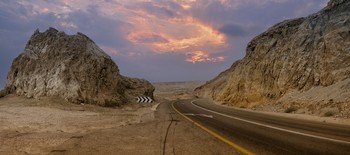 Рассвет в пустыне Негев / По пути на Мертвое море.Израиль