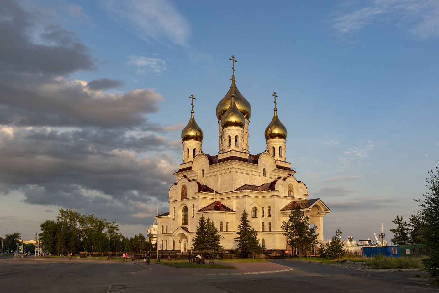 Храмы архангельска. Михайло-Архангельский кафедральный собор. Михайлоархагельский кафедральный собор Архангельска. Собор Михаила Архангела Архангельск. Михаило-Архангельский храм в Архангельске.