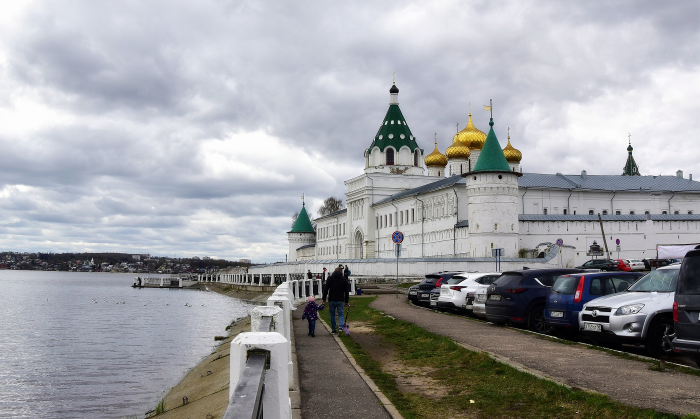 Сколько время в костроме