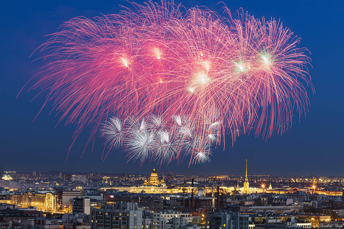 Салют Санкт-Петербург. Салют в Петербурге. С праздником 9 мая. Майские праздники в Питере.