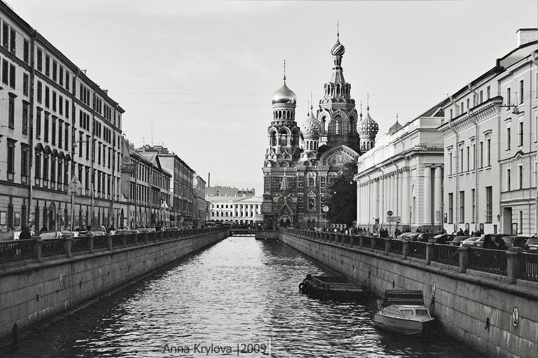 Черно белый питер. Питер. Петербург чб. Санкт Петербург черно белый. Спас на крови Санкт-Петербург черно белые.