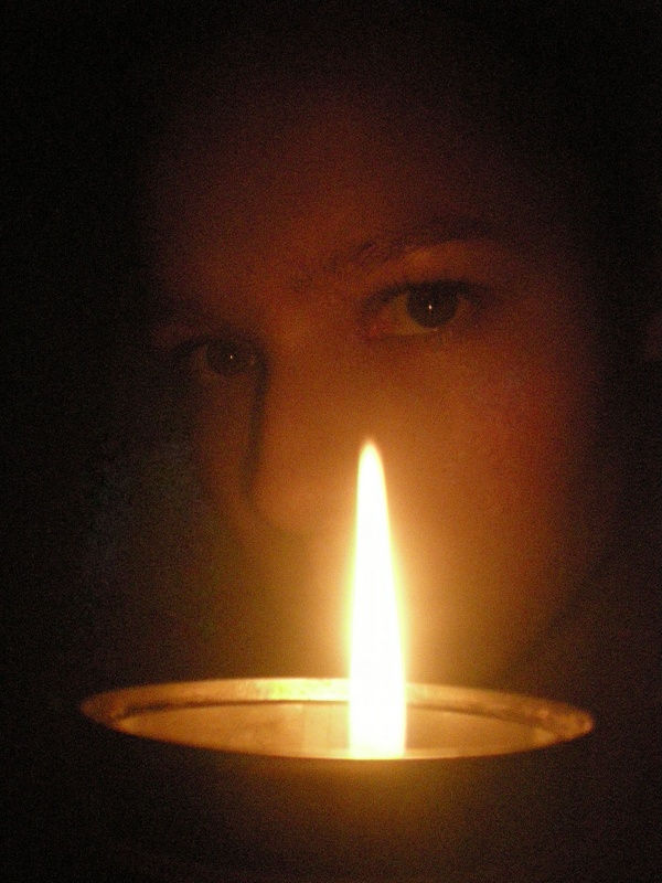 Молчание свечи. Свеча молчания. Свеча тишины. Тишина наши свечи зажжены вновь. Свечи по тишине.