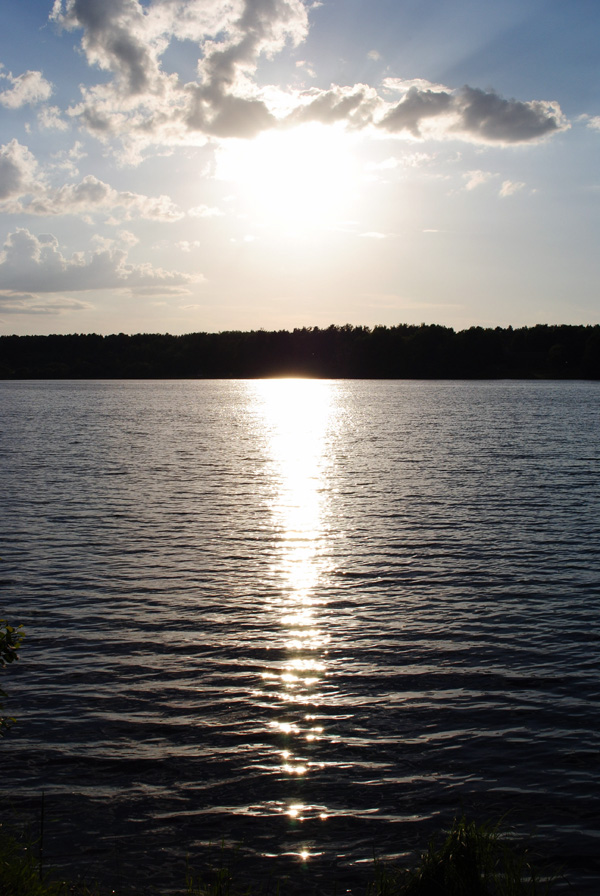 Водохранилище дрозды. Закат на Истринском водохранилище. Закат на водохранилище. Закатов Эдуард.