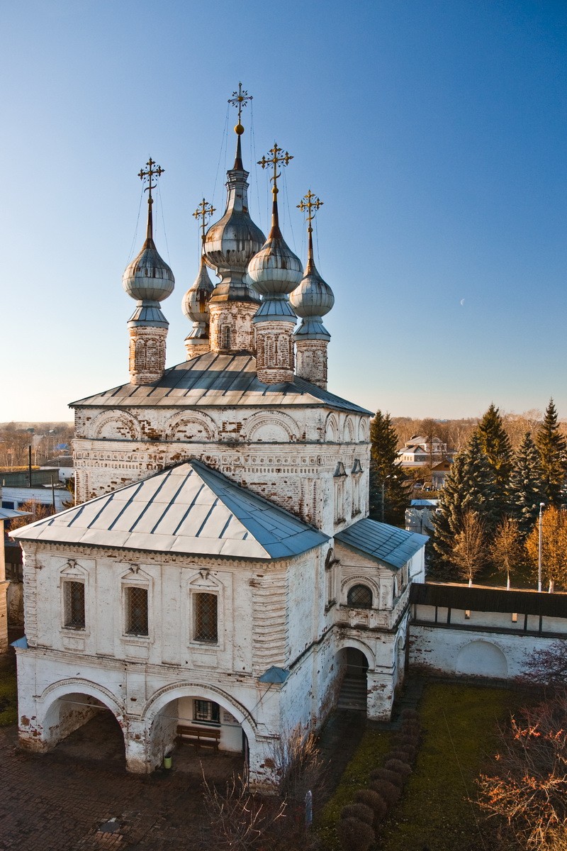 Архангельский монастырь. Михайло-Архангельский монастырь Юрьев-польский. Юрьев-польский Михайло-Архангельский монастырь надвратная. Владимир Архангельский монастырь. Михайло Архангельская надвратная часовня.