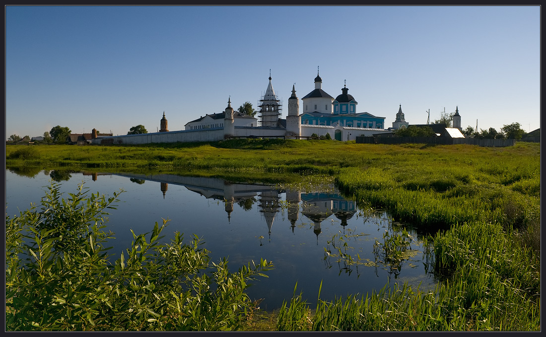 Русь коломна. Храм Бобренев монастырь. Бобренёв монастырь в Коломне. Богородице-Рождественский Бобренев мужской монастырь Коломна. Бобренев монастырь Коломна пруд.