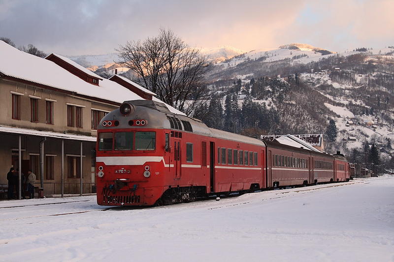 Trains rus. Российские поезда фото. Русская в поезде. Железная дорога СНГ фото. Музыка Russian Trains.