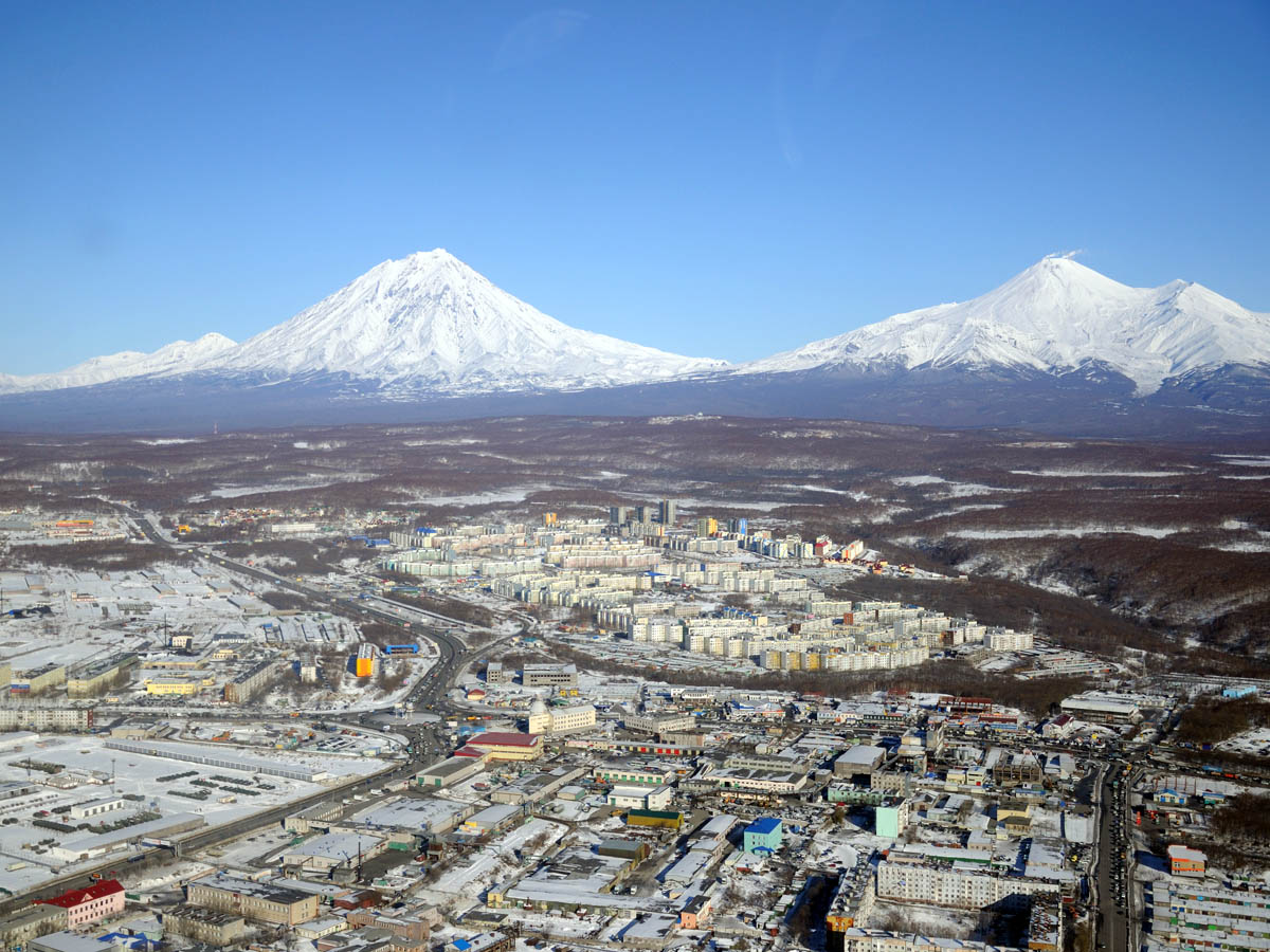 Петропавловск камчатский госп. Камчатка Петропавловск-Камчатский. Город Камчатка Петропавловск Камчатка. Петропавловск-Камчатский центр города. Петропавловск-Камчатский 2016.