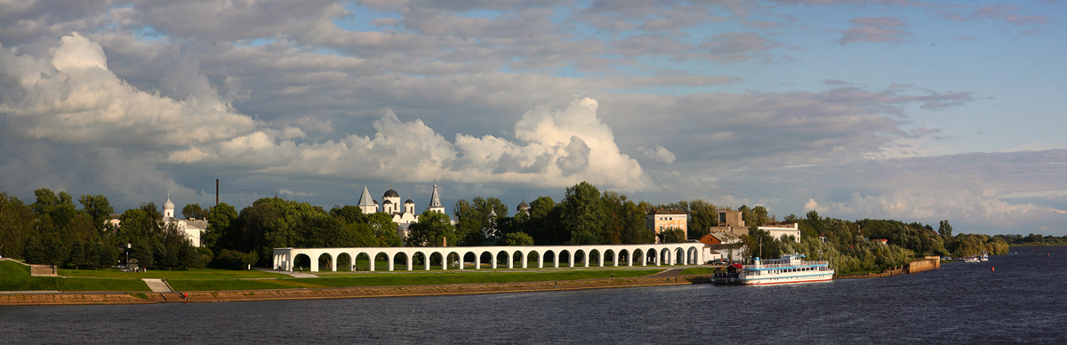 Панорамы новгорода. Великий Новгород панорама. Великий Новгород панорама Волхов. Торговая сторона Великого Новгорода. Новгород Великий Новгородский Кремль торговая сторона.