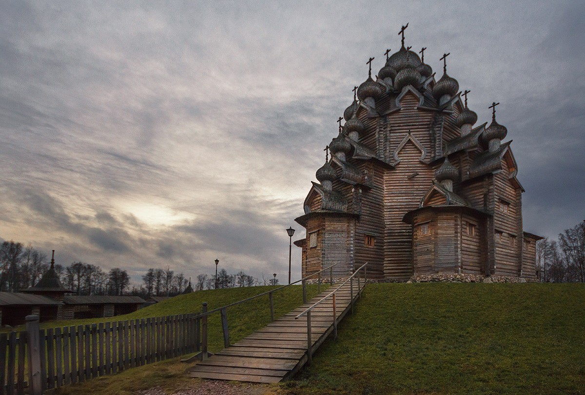 Богословка пензенская. Д.Богословка Хакасия. Богословка Хакасия. Хакасия памятник в Богословке. Богословка ракурсы для фото.