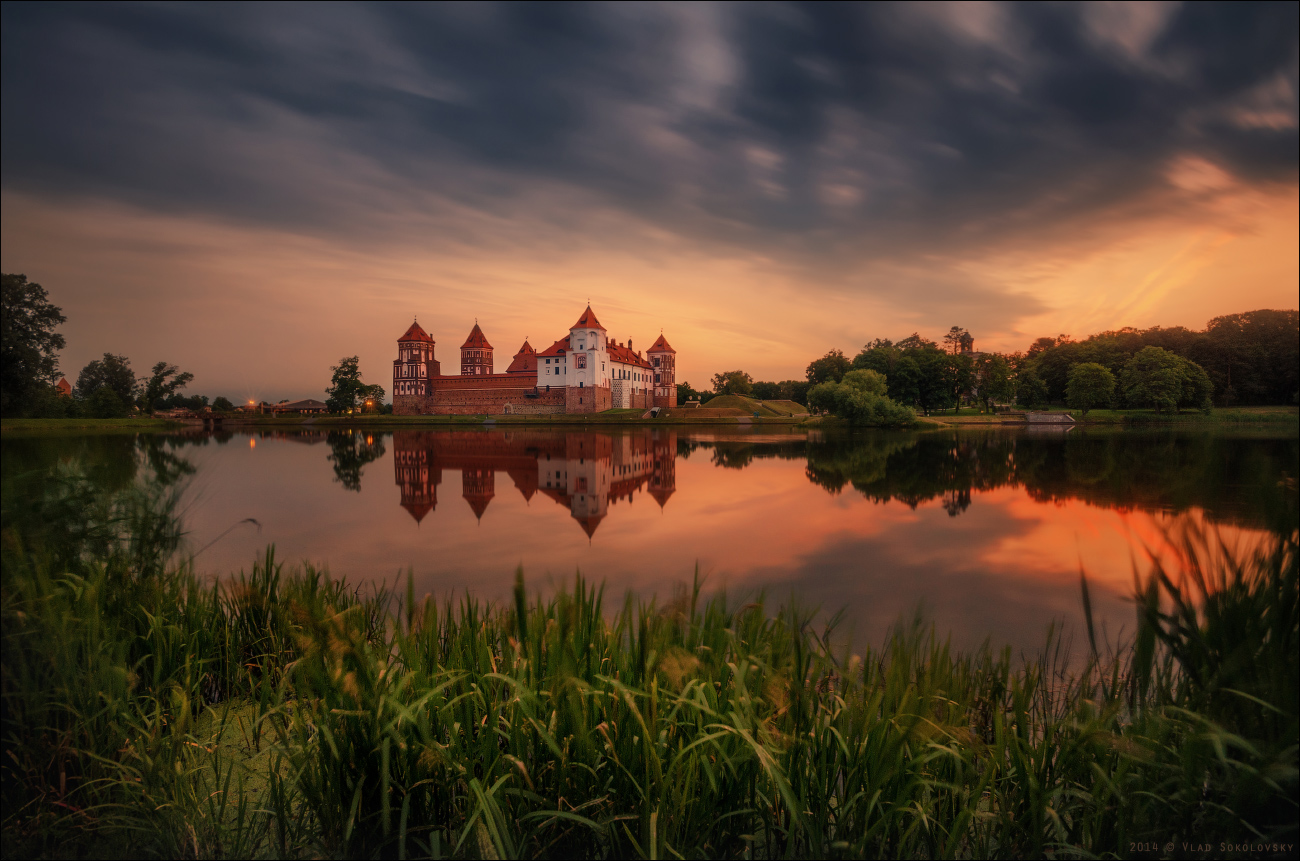 Картинки рб. Мирский замок озеро. Беларусь природа. Пейзажи Беларуси. Белорусский пейзаж.