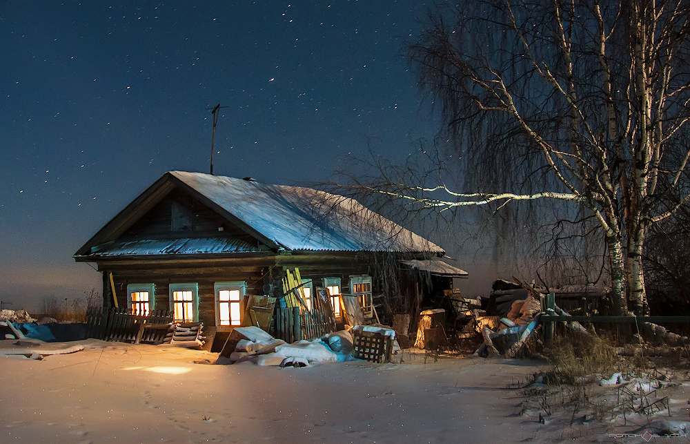 зимний деревенский домик