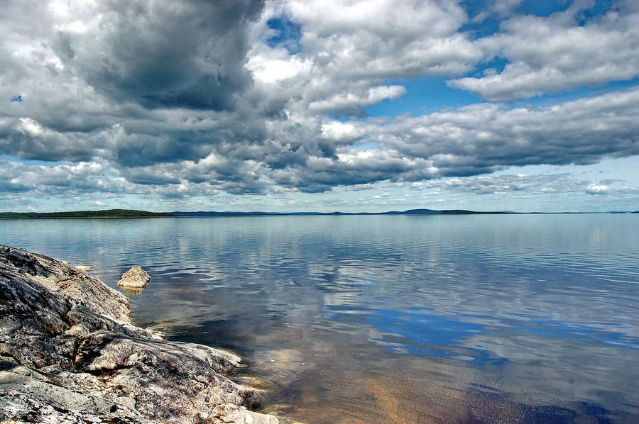 Штиль автор. Штиль пейзаж. Штиль на море фото. Озеро штиль фото. Штиль (погода).