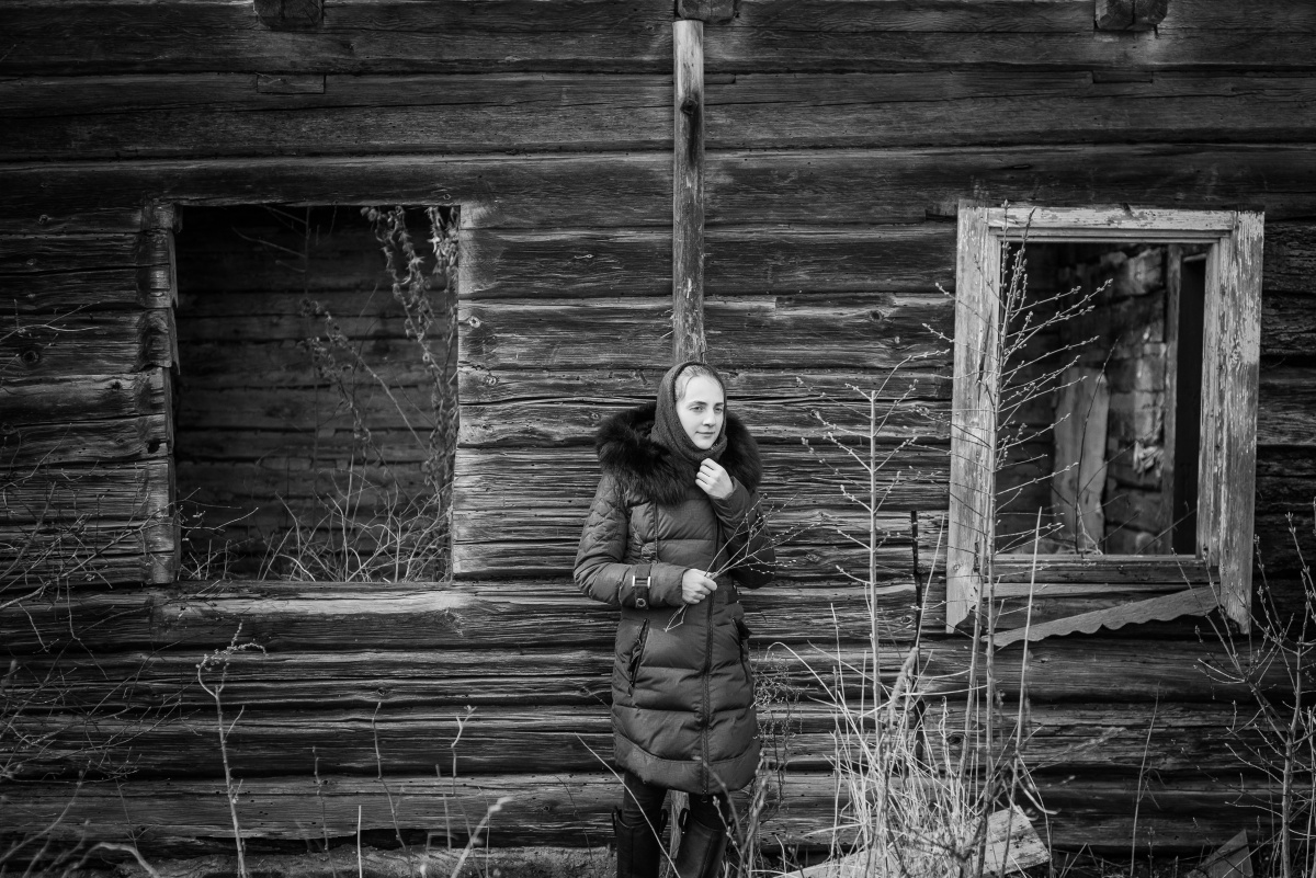 К чему снится родительский дом. Родительский дом фотосессия. Родительский дом чб. Родительский дом картинки. Я приеду разлукой измучена в ненаглядный родительский дом.