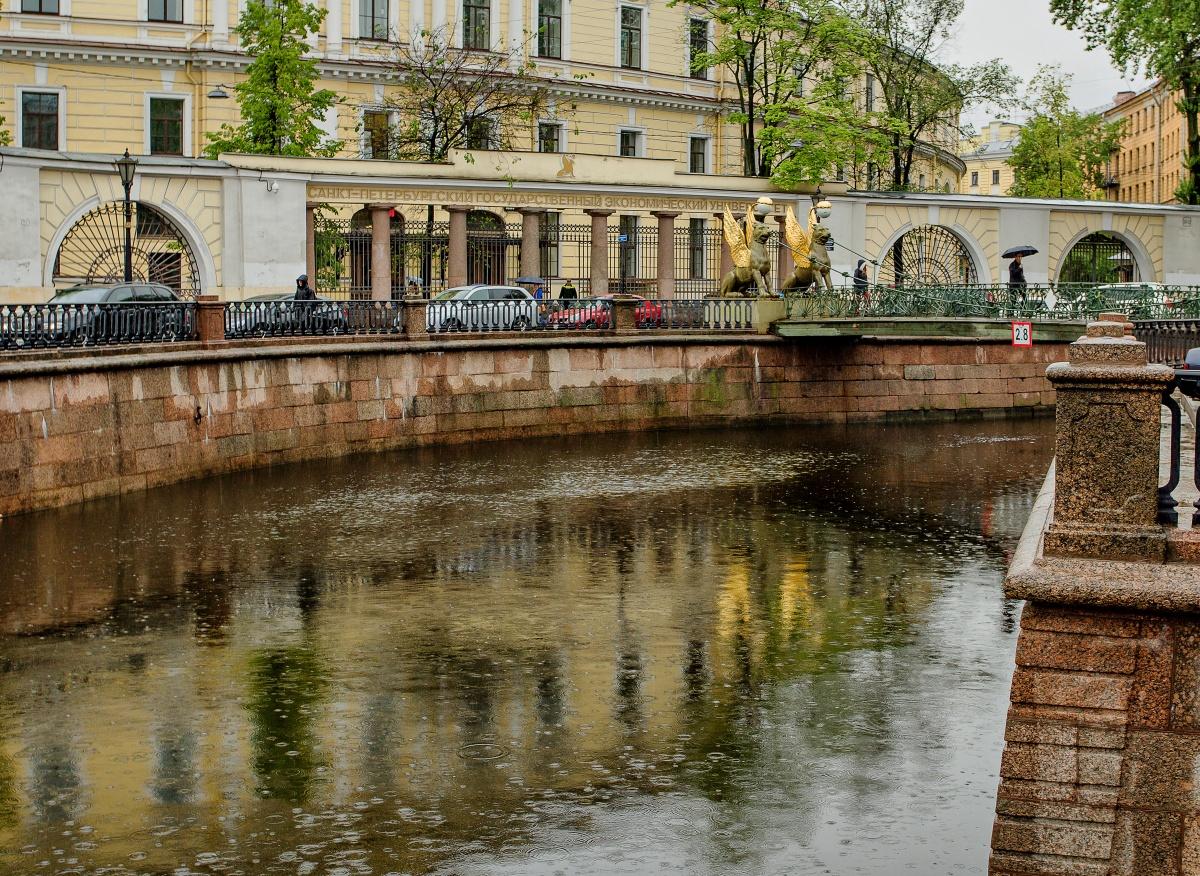 Питер в мае. Санкт-Петербург май. Май в Петербурге. Петербург в мае фото.