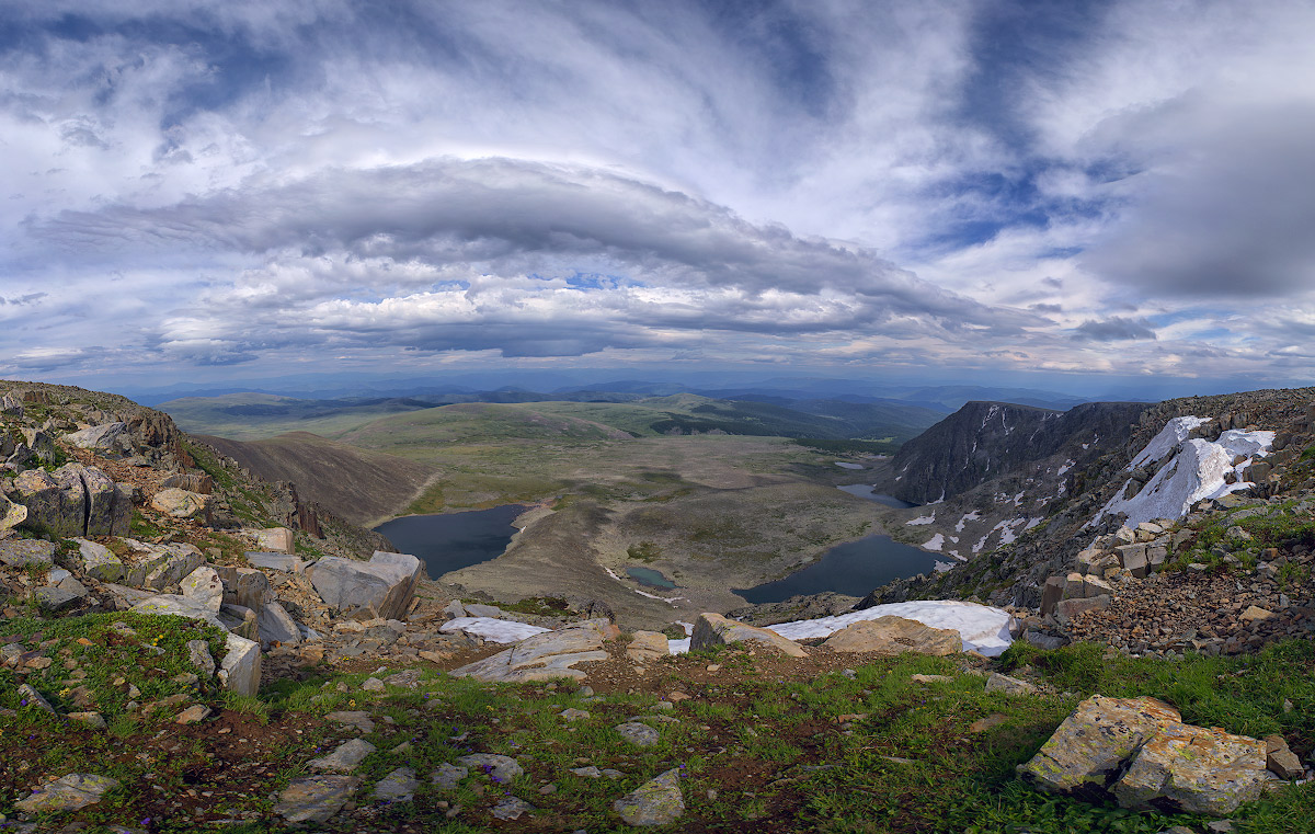 Secret mountain. Гора Сарлык горный Алтай. Семинский перевал Сарлык. Гора Сарлык Семинский перевал. Туюкские озера Республика Алтай.