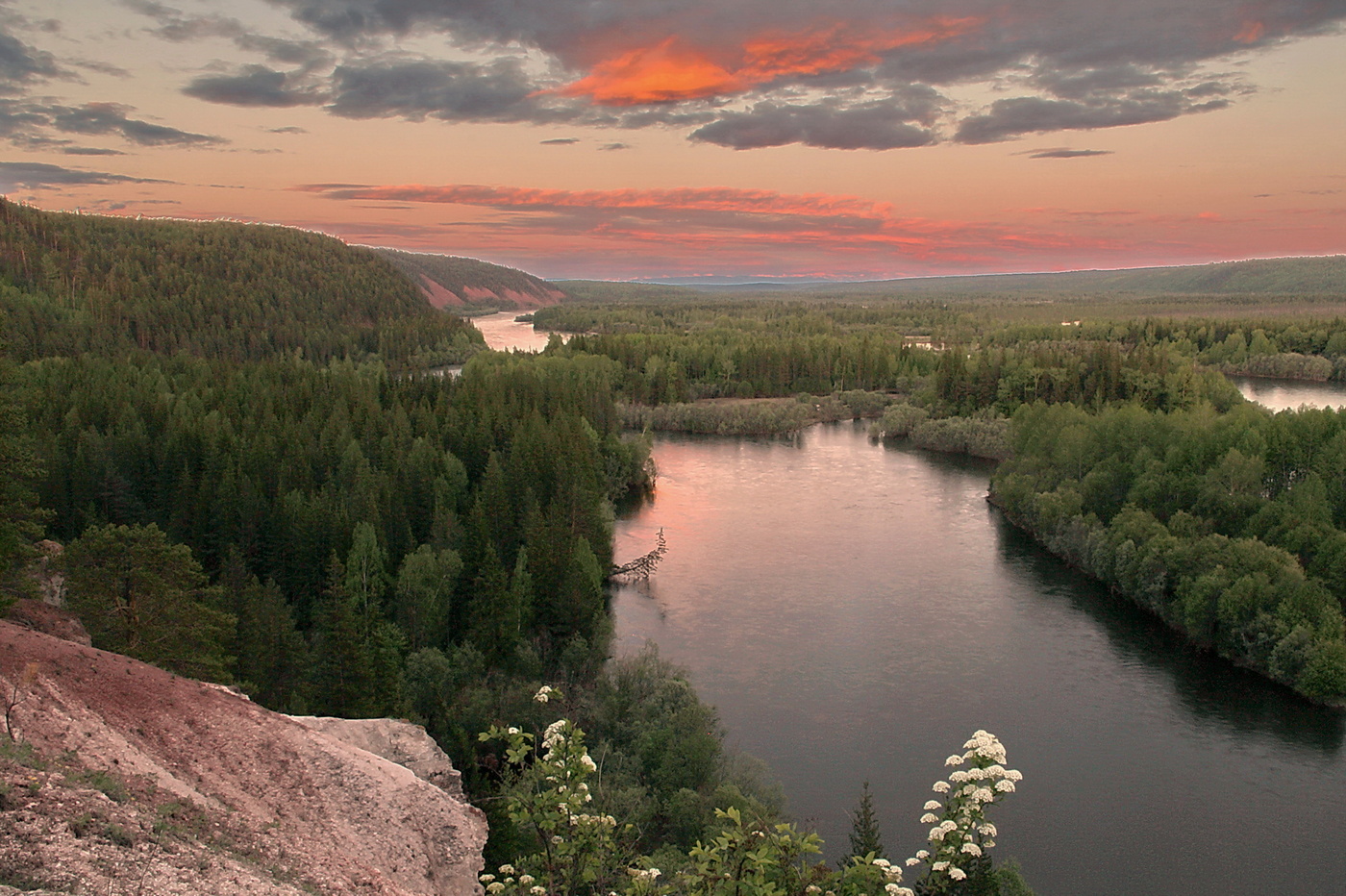 Дивна природа. Река кладезь.