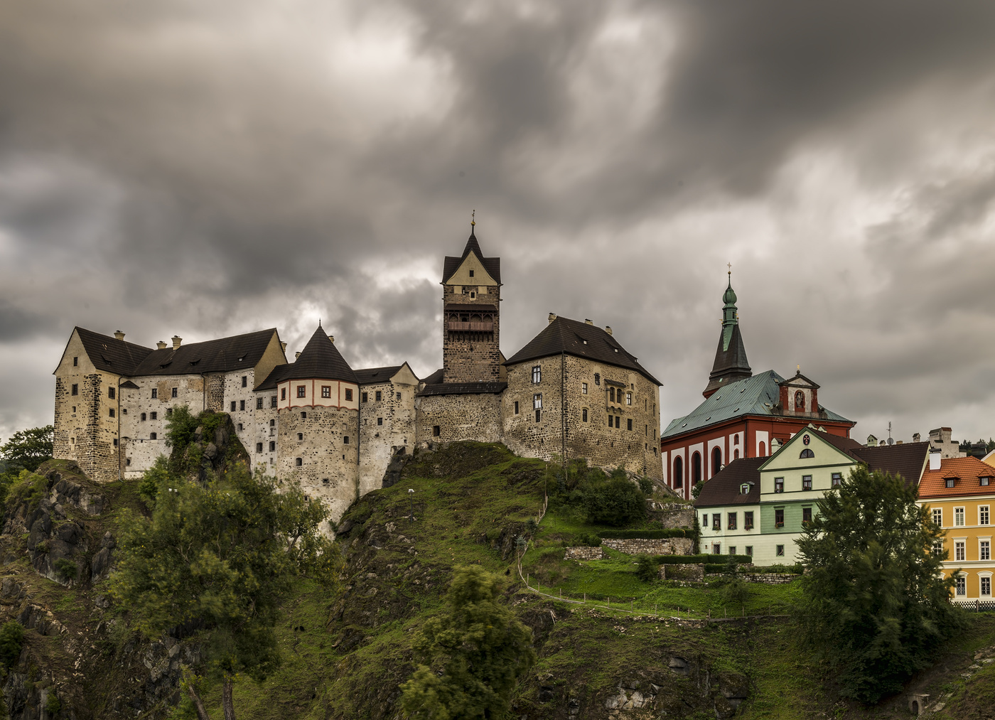 Фотки в локете. Локет Чехия. Замок Локет. Град Локет. Замок Локет Прага.