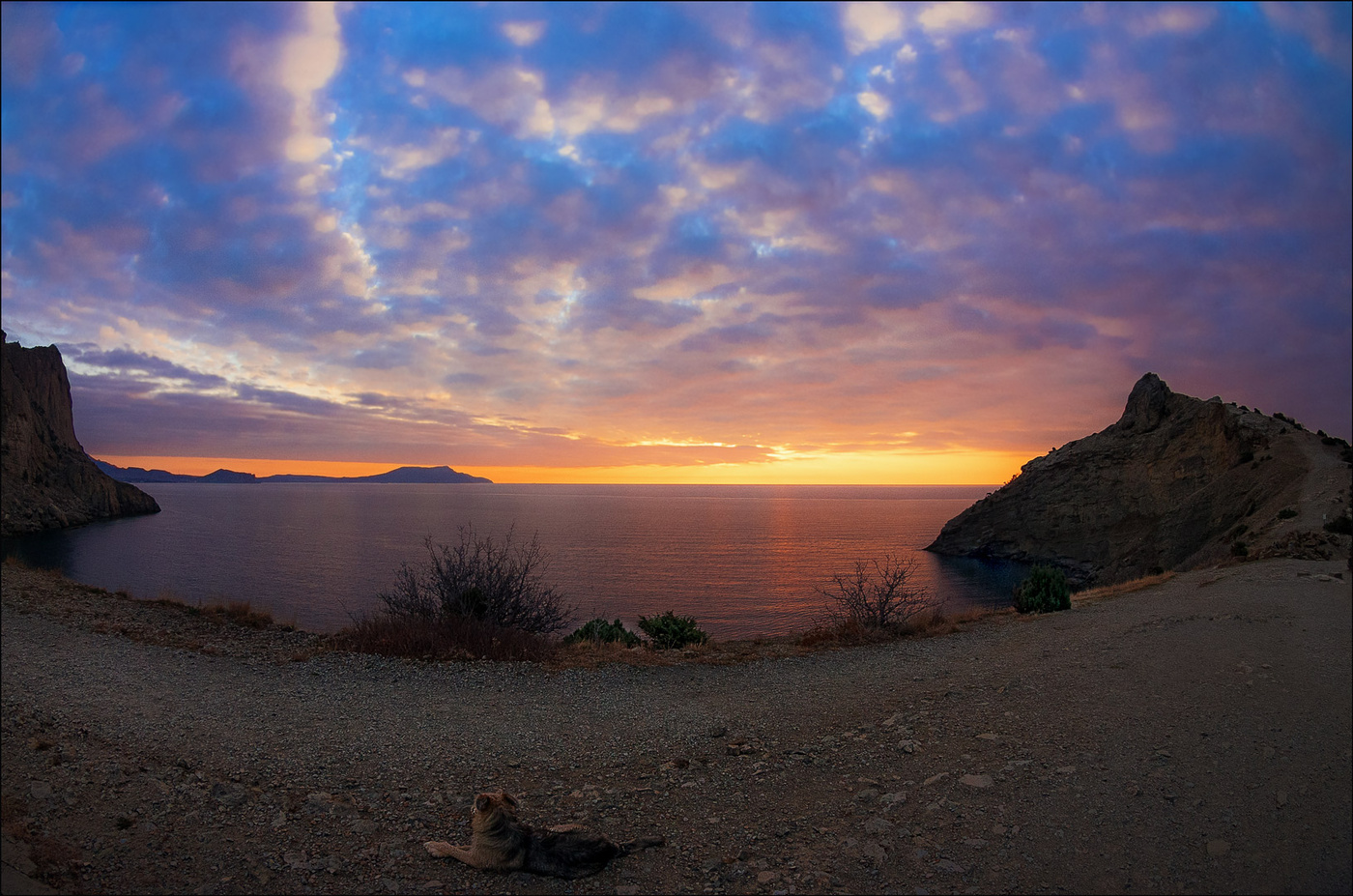 Ласточкино гнездо в крыму закат солнца. Восход в крыму сегодня. Рассвет на ай петри. Ялта восход. Рассвет в крыму.
