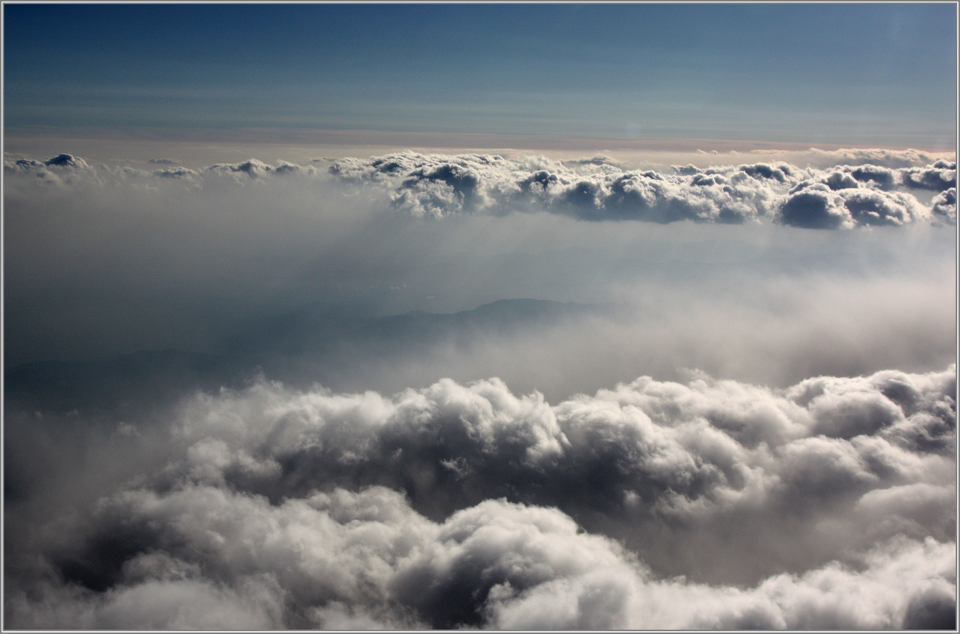 Do cloud. Над облаками. Полет в облаках. Облака фото. Облака сверху.