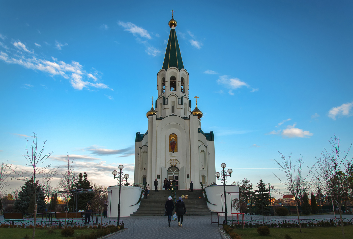 Свято духов храм. Храм Святого духа Краснодар. Храм на Сормовской в Краснодаре. Святого духа храм Краснодар Сормовская. Духов храм в Краснодаре.