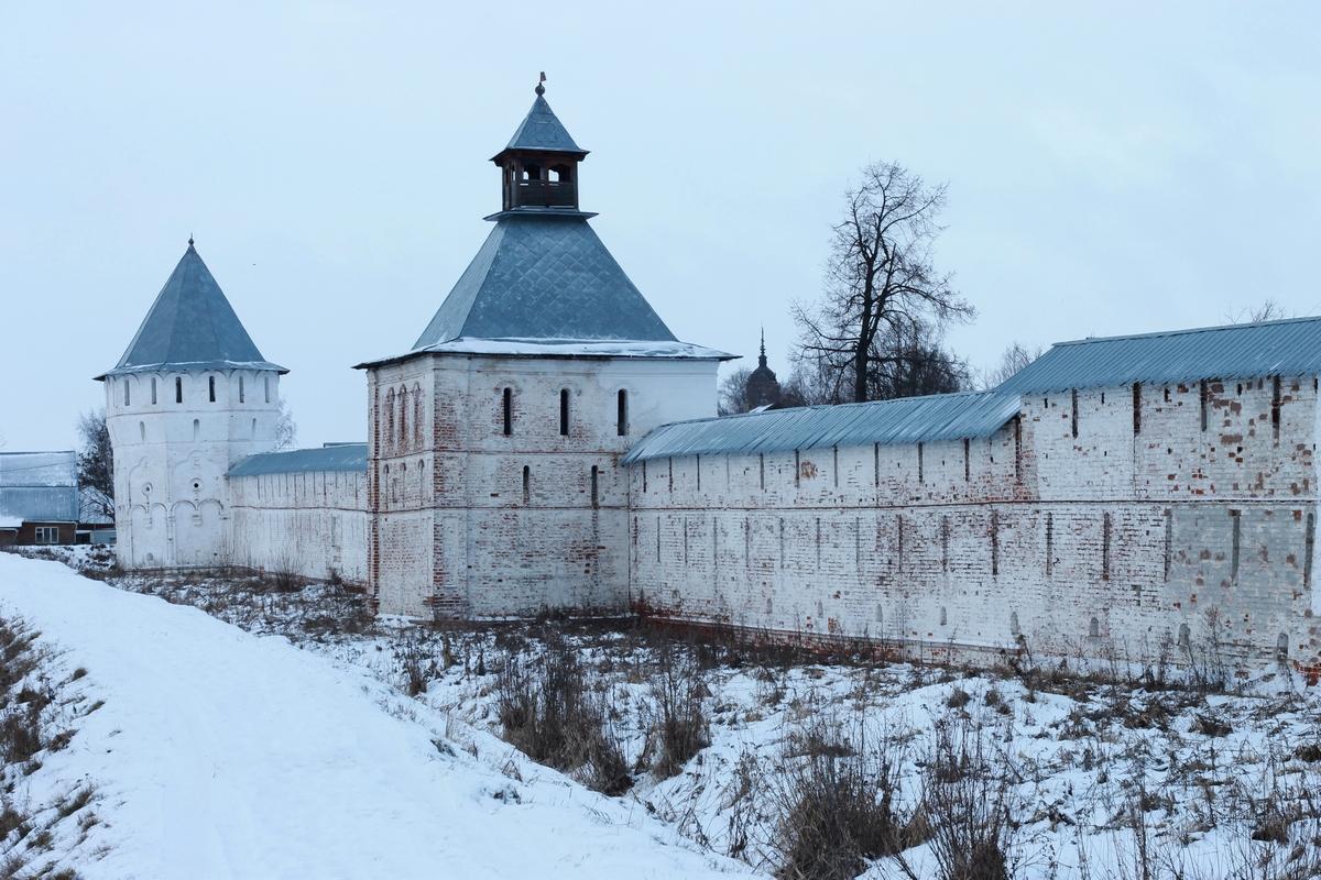 Фото прилуцкого монастыря. Спасо-Прилуцкий монастырь в Вологде. Прилуки Вологда монастырь. Прилуцкий монастырь Вологда фото. Спасо-Прилуцкий монастырь зимой.