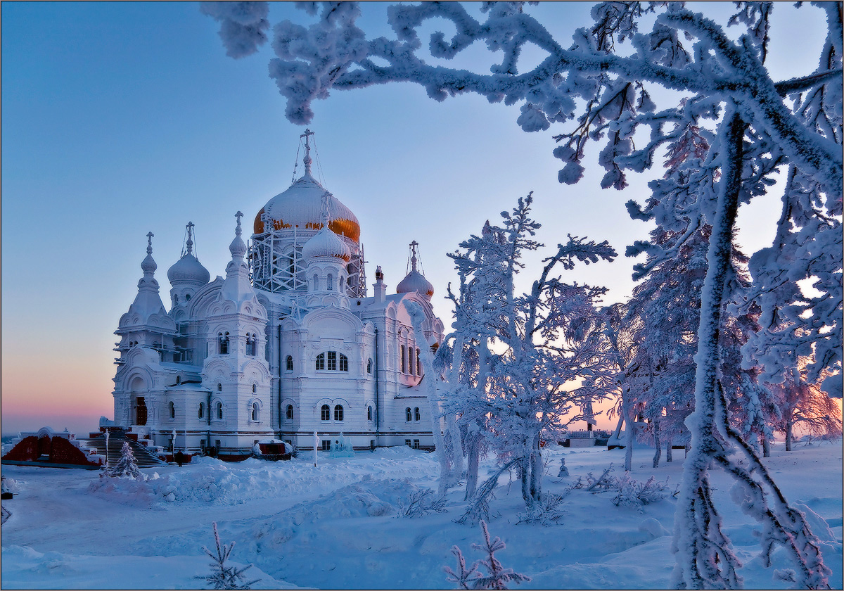 Зимний храм красивое