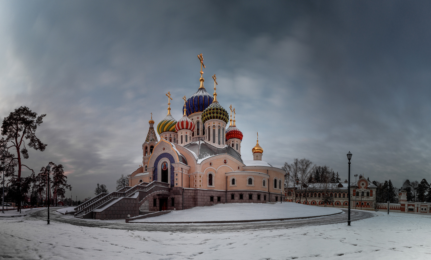 Переделкино храм игоря. Храм Игоря Черниговского в Переделкино. Храм Игоря Черниговского в Переделкино зима. Патриаршее подворье в Переделкино. Патриаршее подворье в Переделкино зима.