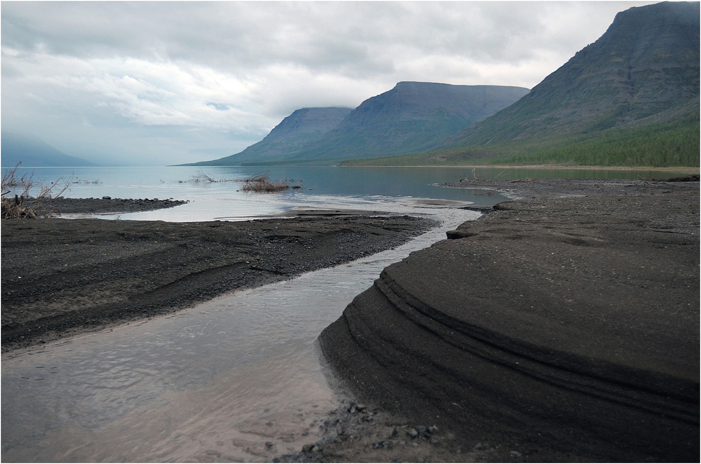 Таймыр бухта. Восточный берег таймыра. Таймыр бухта. Река пясина озеро пясино. Полуостров таймыр море лаптевых.
