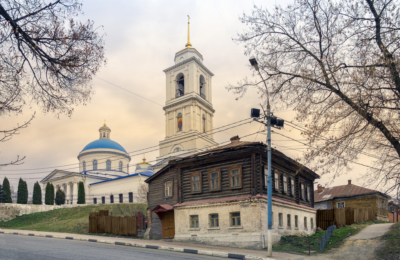 Храмы серпухова. Никольский собор (Серпухов). Церковь Николы белого в Серпухове. Никольская Церковь Серпухов. Серпухов Никольская часовня.