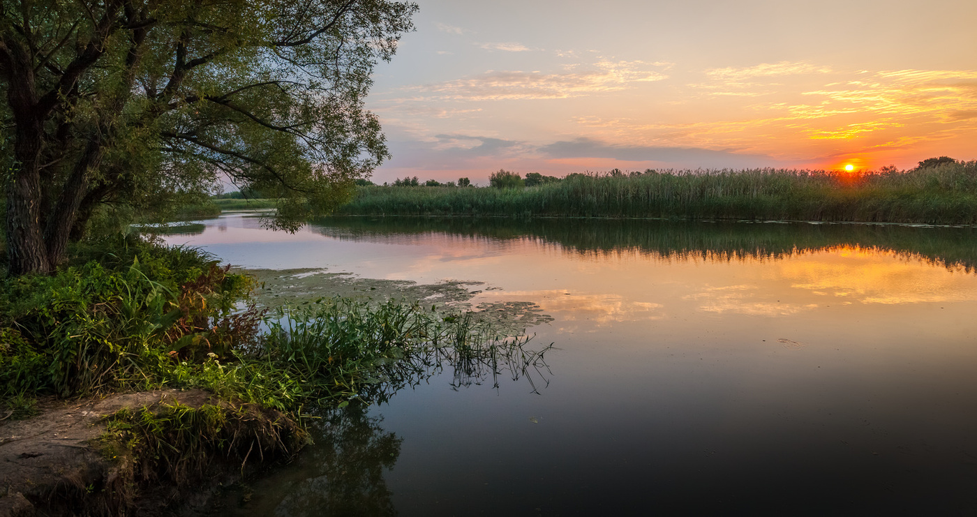 Любите реки. У реки два берега. Река любви. У реки 2 берега. Река берега любовь.