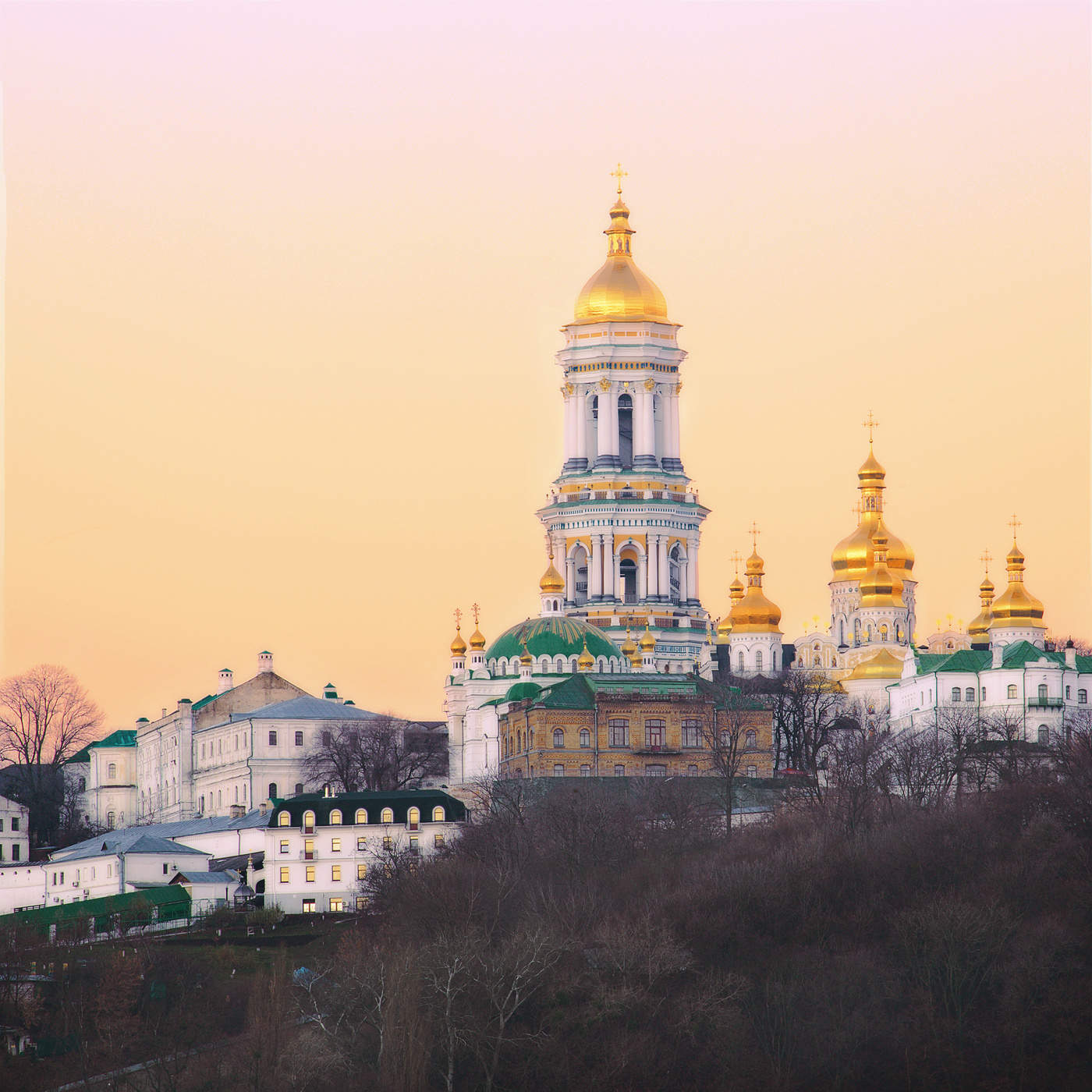 Фото печерской лавры. Киево-Печерская Лавра Киев. Киево-Печерский монастырь. Успенская Киево-Печерская Лавра. Монастырь Киево Печерской Лавры.