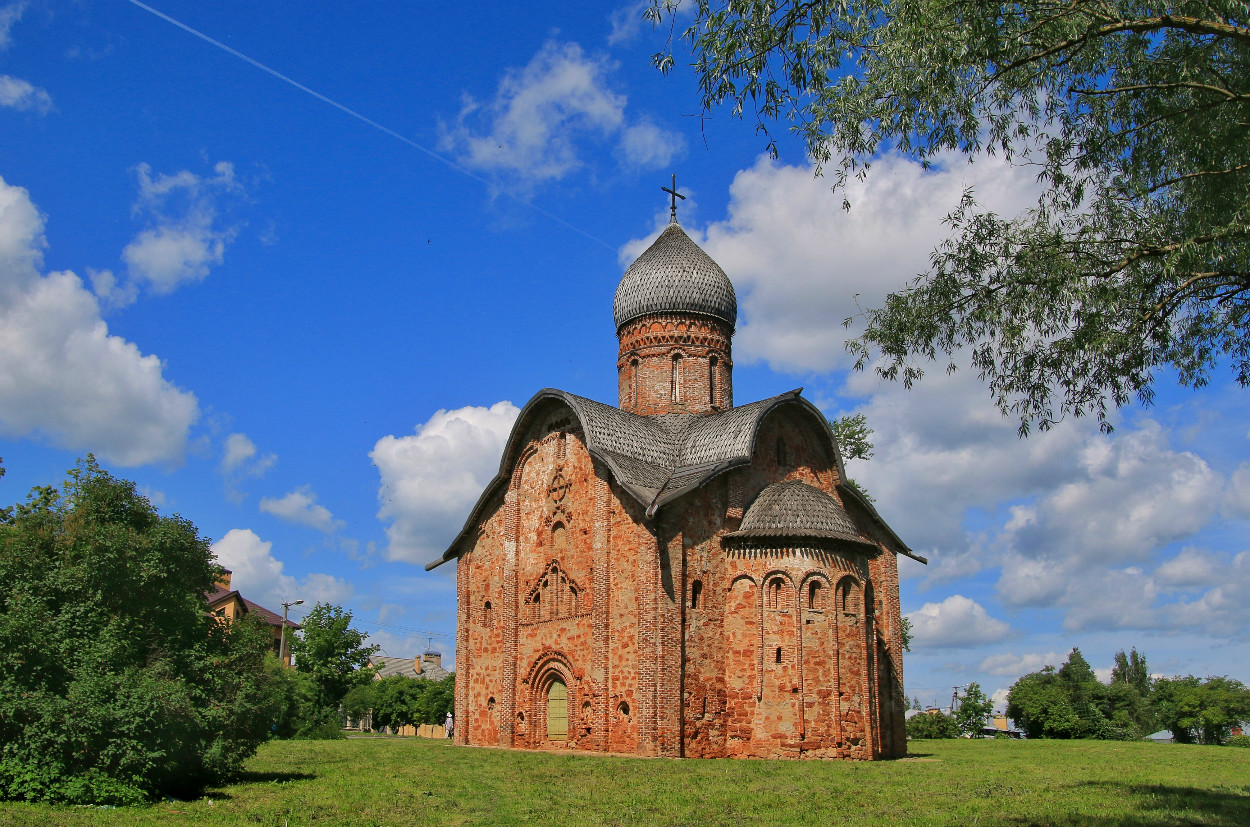 Церковь петра. Храм Петра и Павла в Кожевниках 1406 г.. Церковь Петра и Павла в Кожевниках. 1406. Новгород. Петра и Павла в Кожевниках (1406). Петра и Павла в Кожевниках Великий Новгород.