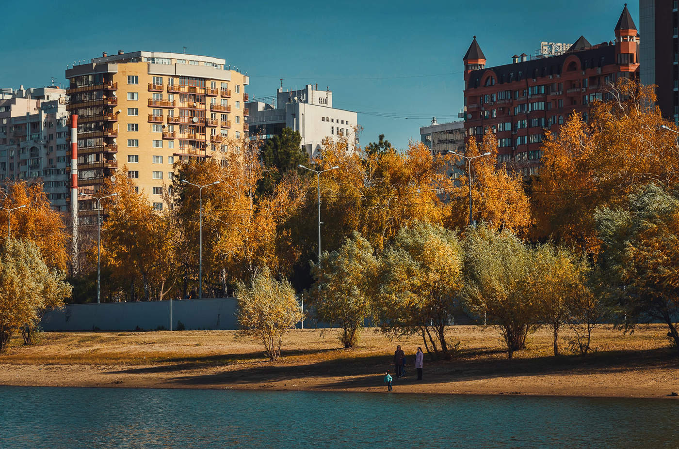 Осень краснодарская. Парк Затон Краснодар. Краснодар осень Затон. Парк Краснодар осень. Краснодар в ноябре.