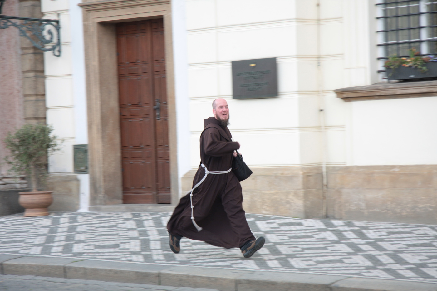 Монах другими словами. Монах Джонатан Лассар. Монах Солянкин.